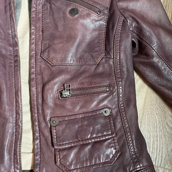 Danier leather jacket - Picture 7 of 7